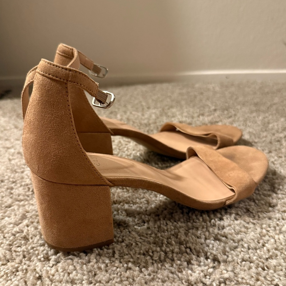 Women's Tan Suede Block Heel Sandal